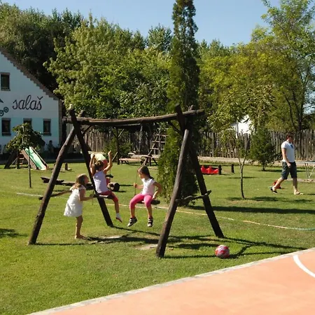 Jelen Salaš Farmház *